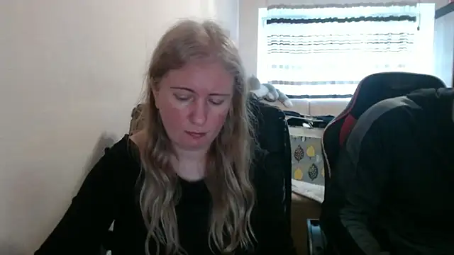 PeterAndJen online show from 04/05/26, 06:05