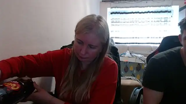 PeterAndJen online show from 05/08/26, 05:07