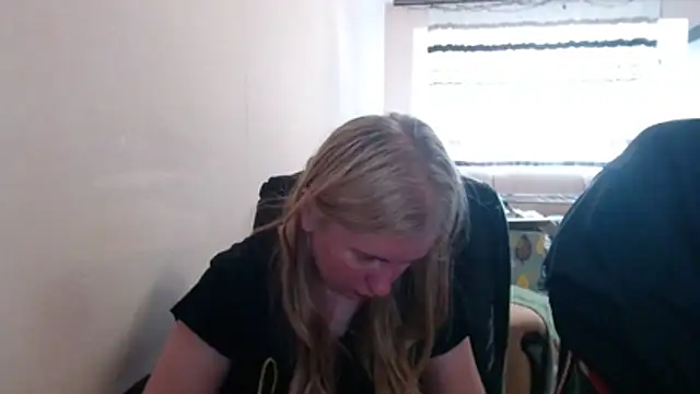 PeterAndJen online show from 05/17/26, 04:14