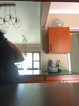 Snapshot of Sexy-Bubbles chatting on 10/27/25, 09:13 Sexy-Bubbles online show from 10/27/25, 09:13