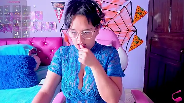 crissn0707 online show from 10/16/25, 01:01