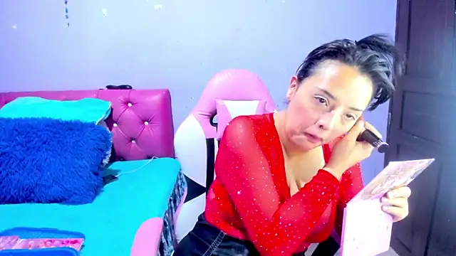 crissn0707 online show from 03/27/26, 12:05