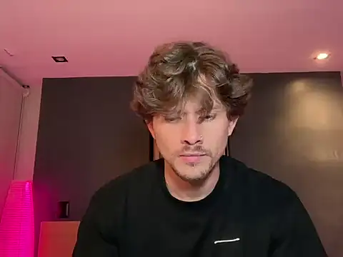 Snapshot of mcklister_kinky_feets chatting on 02/07/26, 02:37 mcklister kinky feets online show from 02/07/26, 02:37