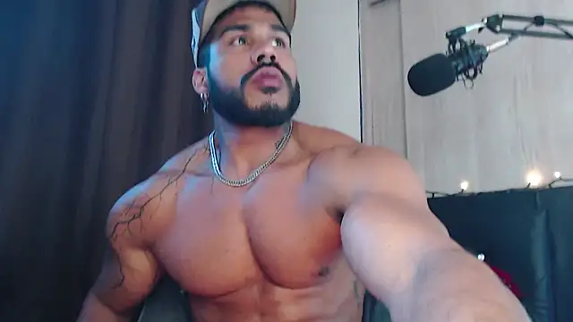 Snapshot of Artemis_Kazttman chatting on 01/02/25, 01:08 Artemis Kazttman online show from 01/02/25, 01:08