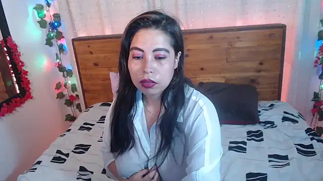 NikkieMilky online show from 04/08/26, 06:35