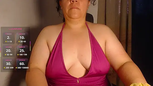 Snapshot of agathamiller01 chatting on 05/19/26, 11:05 agathamiller01 online show from 05/19/26, 11:05