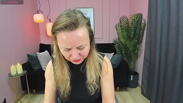 Snapshot of GabrielGold chatting on 12/12/24, 08:10 GabrielGold online show from 12/12/24, 08:10