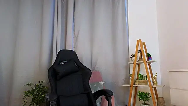 bella  adams online show from 03/11/25, 09:48