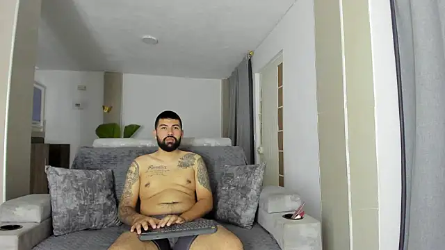 DulceRomance online show from 02/09/26, 03:43