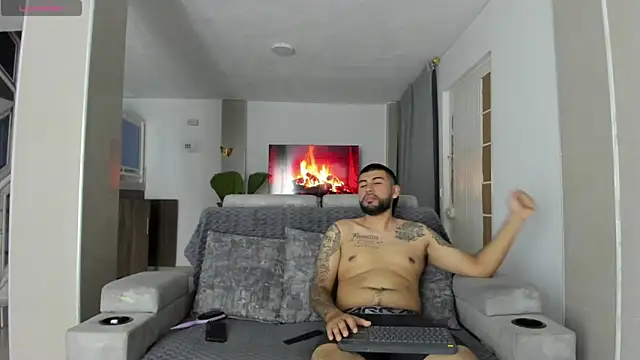 DulceRomance online show from 03/05/26, 03:46