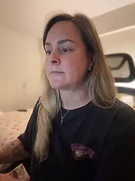 Snapshot of misslulipop chatting on 02/26/25, 01:21 misslulipop online show from 02/26/25, 01:21