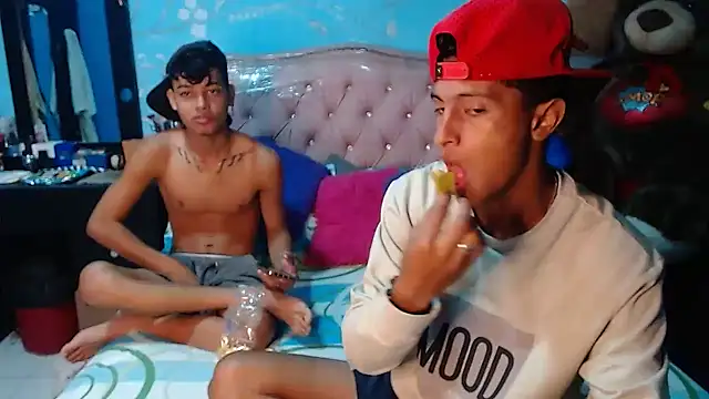 gustavo saaled19 online show from 12/06/24, 12:23