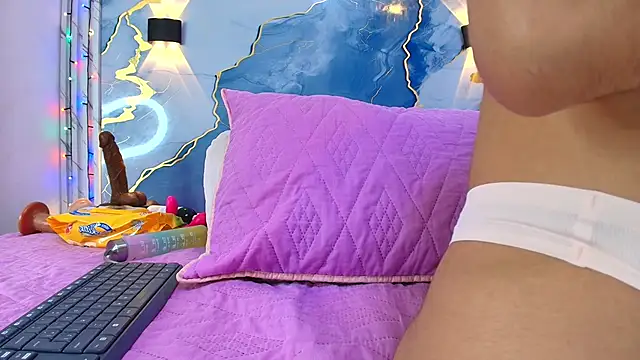 lorrayne  online show from 01/09/26, 12:08