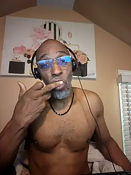 Snapshot of Lonelynudist59 chatting on 10/16/25, 04:30 Lonelynudist59 online show from 10/16/25, 04:30