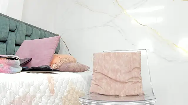 IsiisLovei online show from 09/20/25, 02:29