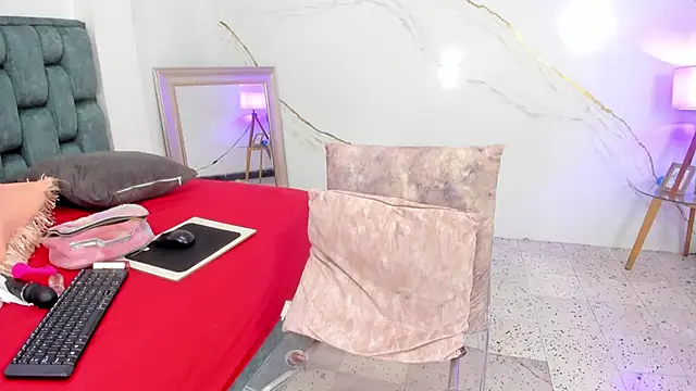 IsiisLovei online show from 11/15/25, 02:13