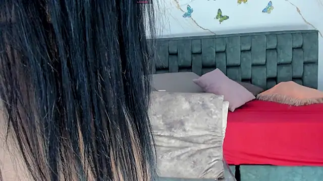 IsiisLovei online show from 02/18/26, 02:13