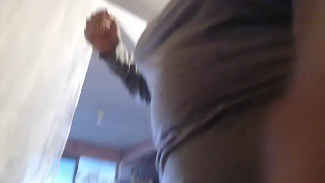 Snapshot of Hilarybunnyy chatting on 10/30/25, 04:30 Hilarybunnyy online show from 10/30/25, 04:30