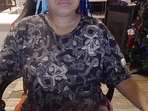 Snapshot of Hilarybunnyy chatting on 11/15/25, 11:18 Hilarybunnyy online show from 11/15/25, 11:18