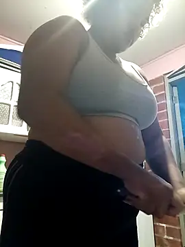 Snapshot of Hilarybunnyy chatting on 02/24/26, 11:58 Hilarybunnyy online show from 02/24/26, 11:58