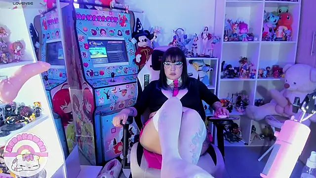 Snapshot of meda_kawaii_ chatting on 02/02/25, 09:02 meda kawaii  online show from 02/02/25, 09:02