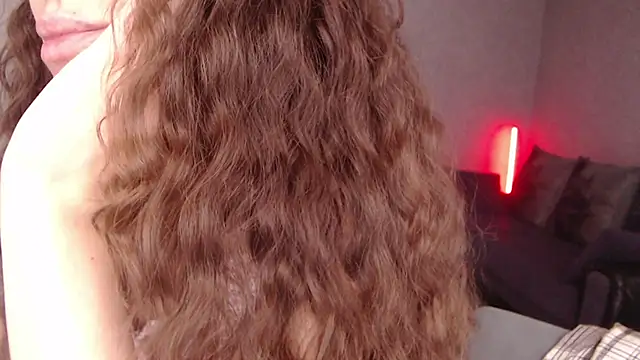 Varonica Caprii online show from 04/08/26, 08:25