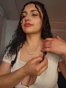 Snapshot of Lucy_Marin chatting on 10/22/25, 05:13 Lucy Marin online show from 10/22/25, 05:13