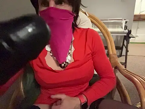 petuletra online show from 11/21/25, 11:03