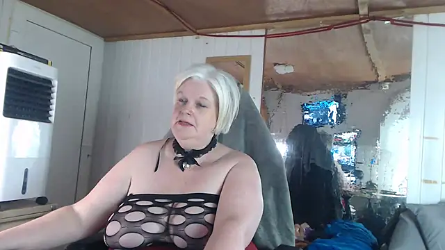 Snapshot of sexychazza16 chatting on 09/25/25, 07:06 sexychazza16 online show from 09/25/25, 07:06