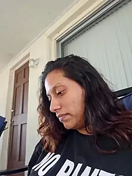 Snapshot of Nikkierosee chatting on 12/14/24, 02:42 Nikkierosee online show from 12/14/24, 02:42