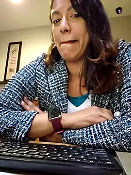 Snapshot of Nikkierosee chatting on 02/09/25, 11:36 Nikkierosee online show from 02/09/25, 11:36