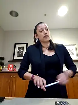 Snapshot of Nikkierosee chatting on 02/13/25, 04:22 Nikkierosee online show from 02/13/25, 04:22