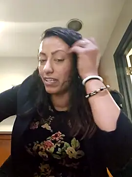 Snapshot of Nikkierosee chatting on 03/09/25, 12:53 Nikkierosee online show from 03/09/25, 12:53