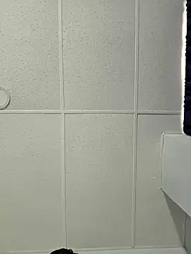 Snapshot of Nikkierosee chatting on 10/18/25, 05:46 Nikkierosee online show from 10/18/25, 05:46