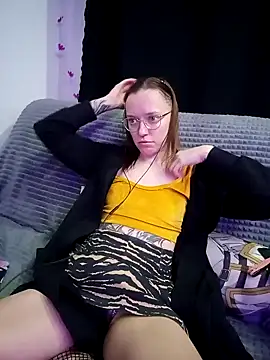 Snapshot of Aelita_bb chatting on 02/06/25, 02:37 Aelita bb online show from 02/06/25, 02:37