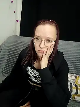 Snapshot of Aelita_bb chatting on 03/09/25, 11:56 Aelita bb online show from 03/09/25, 11:56