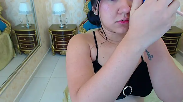 PamelaTomson online show from 11/17/25, 12:33