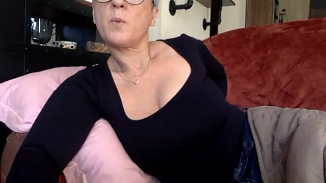 Snapshot of Kbimpakt chatting on 01/15/26, 09:47 Kbimpakt online show from 01/15/26, 09:47