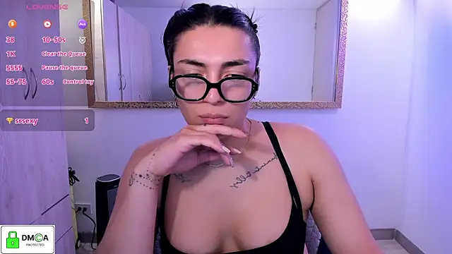 Snapshot of EricaVanderhill chatting on 06/13/26, 10:29 EricaVanderhill online show from 06/13/26, 10:29