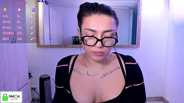 Snapshot of EricaVanderhill chatting on 06/14/26, 10:23 EricaVanderhill online show from 06/14/26, 10:23
