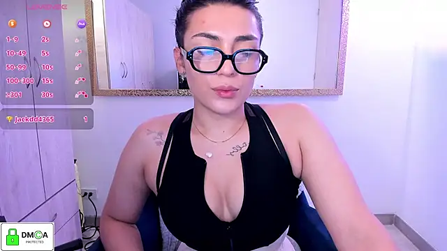 Snapshot of EricaVanderhill chatting on 06/24/26, 11:26 EricaVanderhill online show from 06/24/26, 11:26