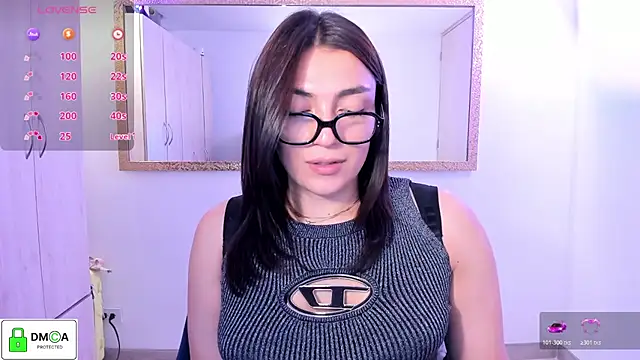 Snapshot of EricaVanderhill chatting on 07/15/26, 07:19 EricaVanderhill online show from 07/15/26, 07:19