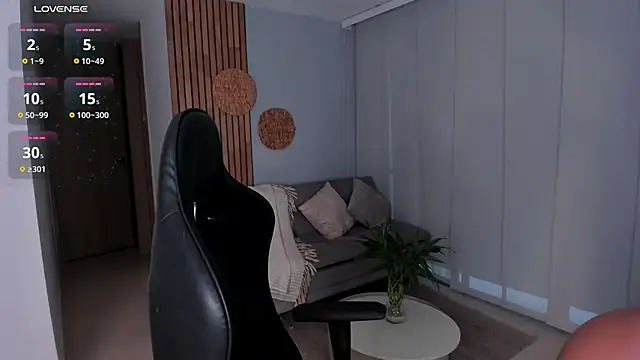 AnnieHallX online show from 10/24/25, 09:00