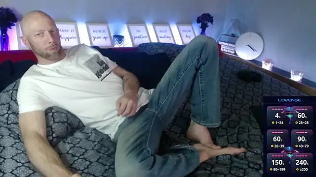 MaxRouger online show from 09/10/25, 03:50