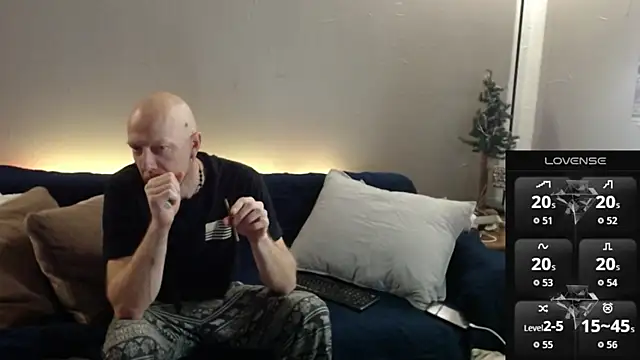 MaxRouger online show from 11/27/25, 01:57