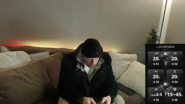 MaxRouger online show from 12/04/25, 01:26