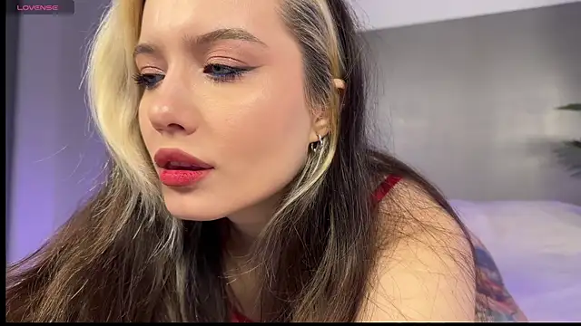 Snapshot of _blowjob_queen chatting on 05/20/26, 11:11 blowjob queen online show from 05/20/26, 11:11