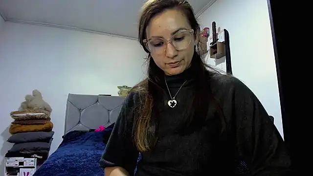 vanessabrown  online show from 03/04/26, 07:53