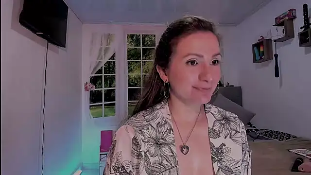 vanessabrown  online show from 04/06/26, 02:29