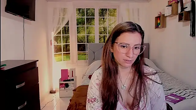 vanessabrown  online show from 06/13/26, 05:22